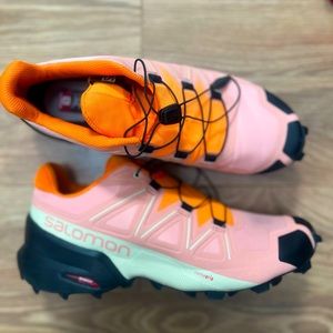 Salomon Ortholite shoes with lots of tread!